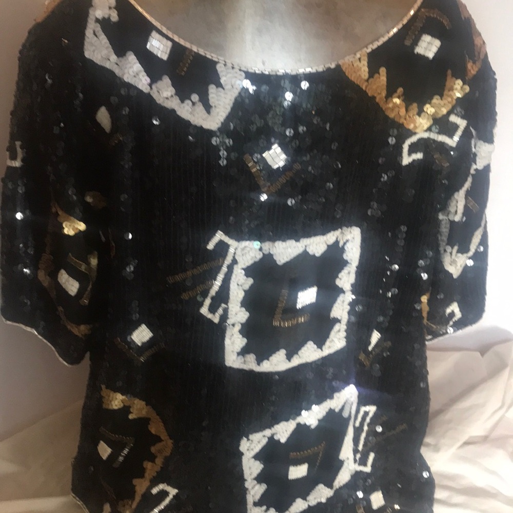 “VINTAGE SEQUINNED TOP” Stunning Black with White Beading Detail. - Picture 4 of 16